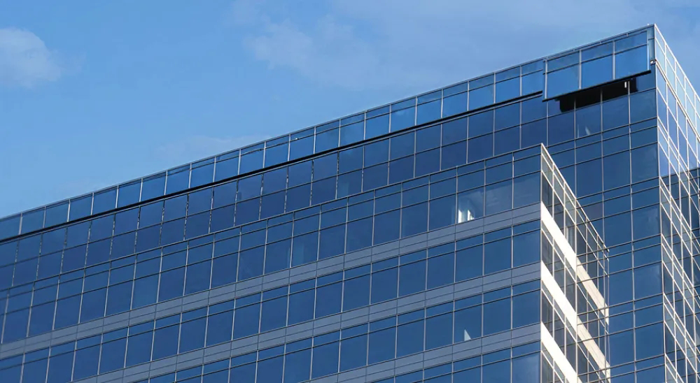 Photo of the Stravon Offshore Bank tower.